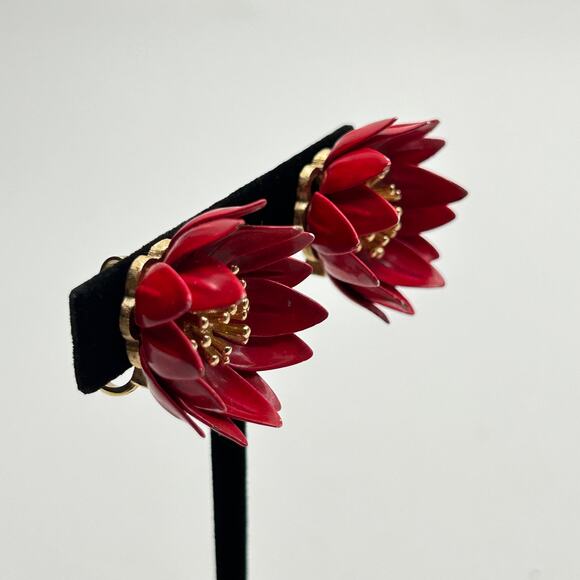 RARE Vintage Crown Trifari Red Enamel Flower Clip Earrings - Picture 3 of 12